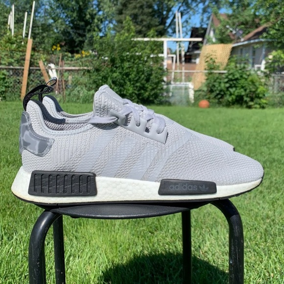 nmd r1 grey camo heel